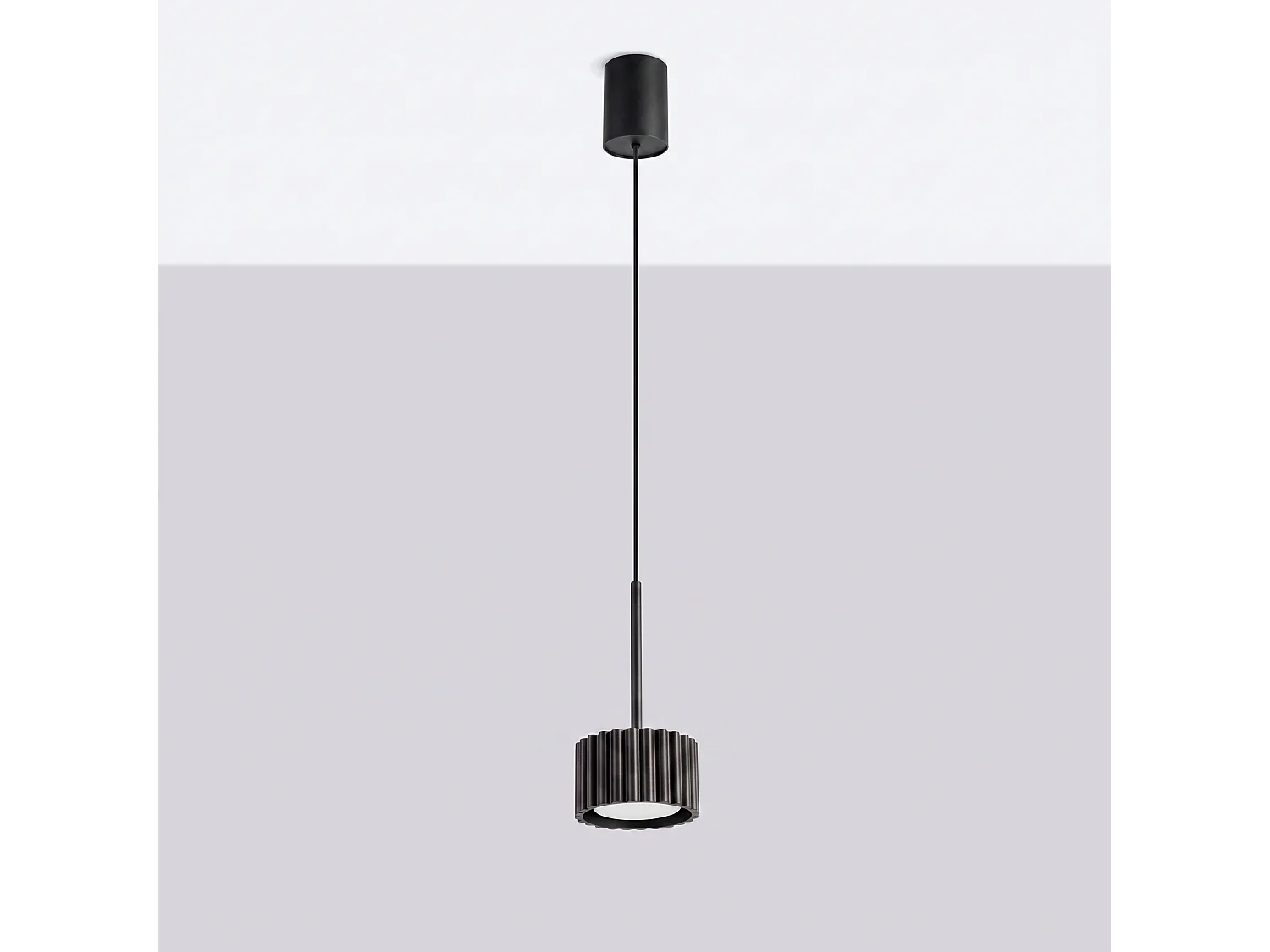 Lampe suspendue minimaliste en aluminium - 1 sources lumineuses - L.10 x H.125 cm - noir