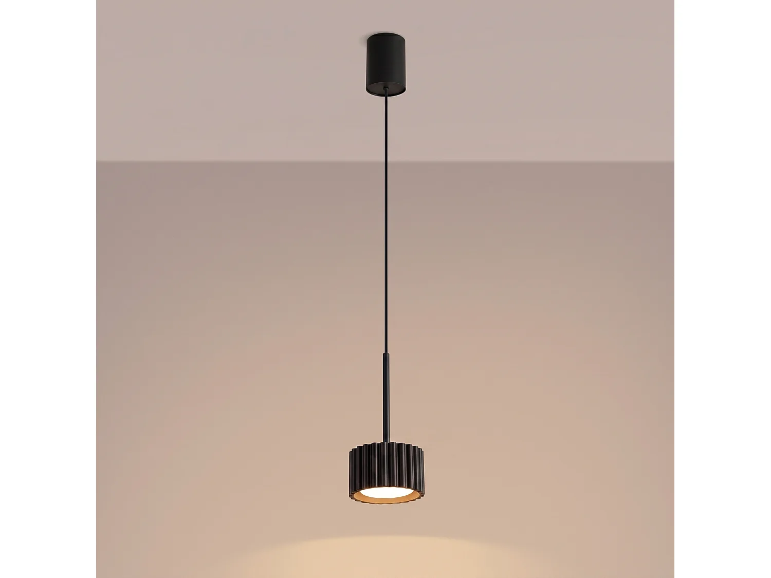 Lampe suspendue minimaliste en aluminium - 1 sources lumineuses - L.10 x H.125 cm - noir