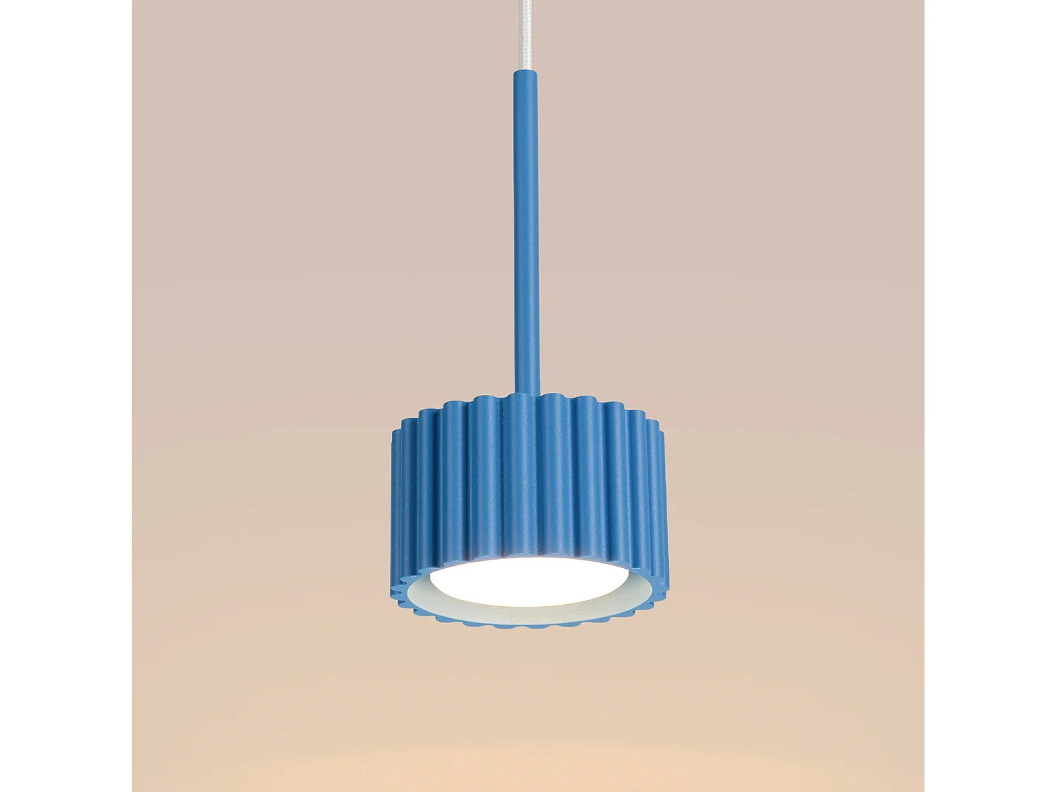 Lampe suspendue minimaliste en aluminium - 1 sources lumineuses - L.10 x H.125 cm - bleu clair