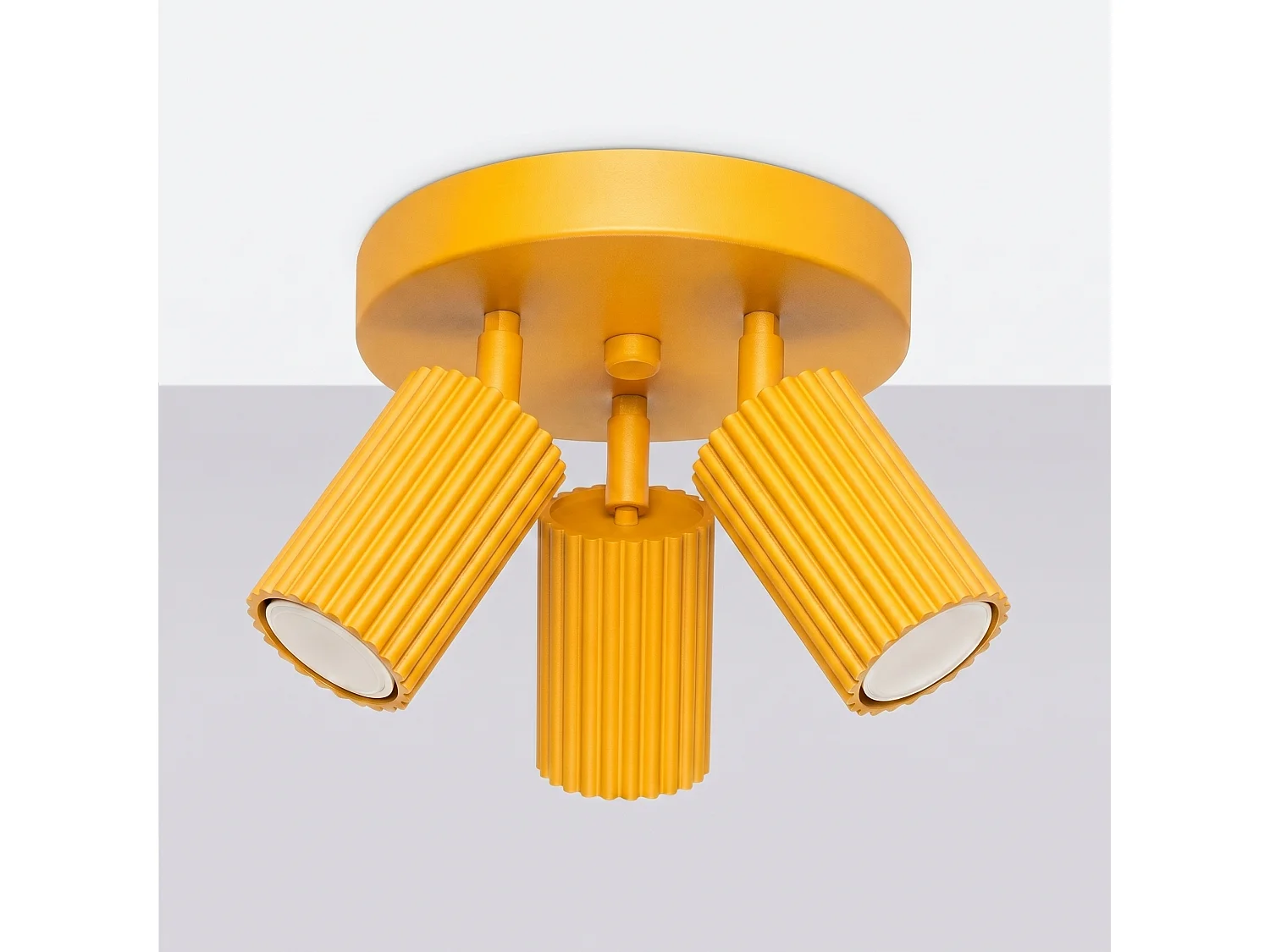 Plafonnier minimaliste en aluminium - 3 sources lumineuses - L.19,5 x H.18 cm - jaune