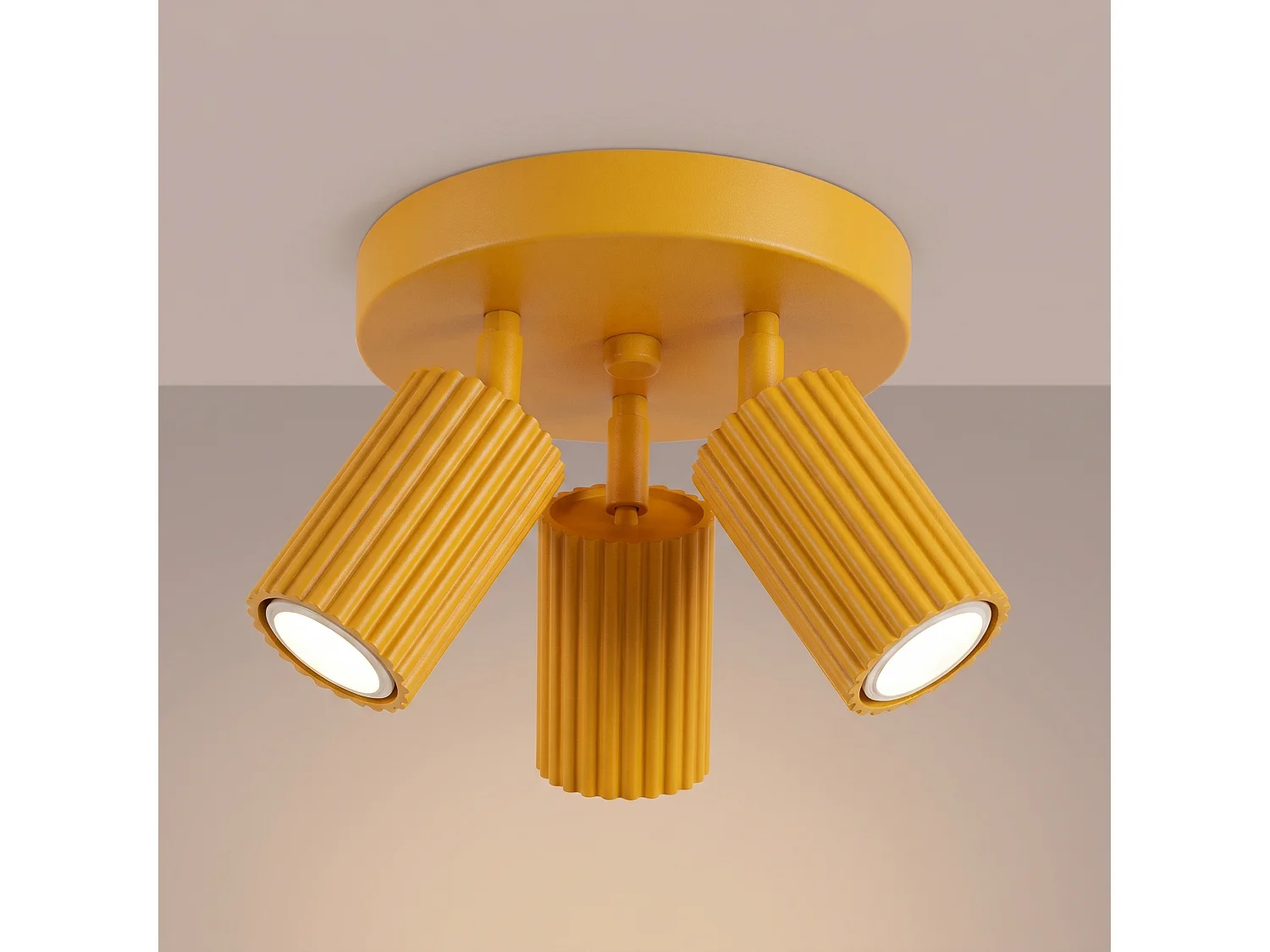 Plafonnier minimaliste en aluminium - 3 sources lumineuses - L.19,5 x H.18 cm - jaune