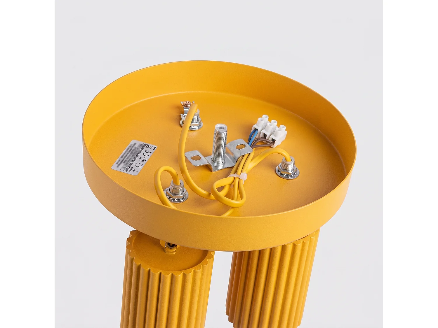 Plafonnier minimaliste en aluminium - 3 sources lumineuses - L.19,5 x H.18 cm - jaune