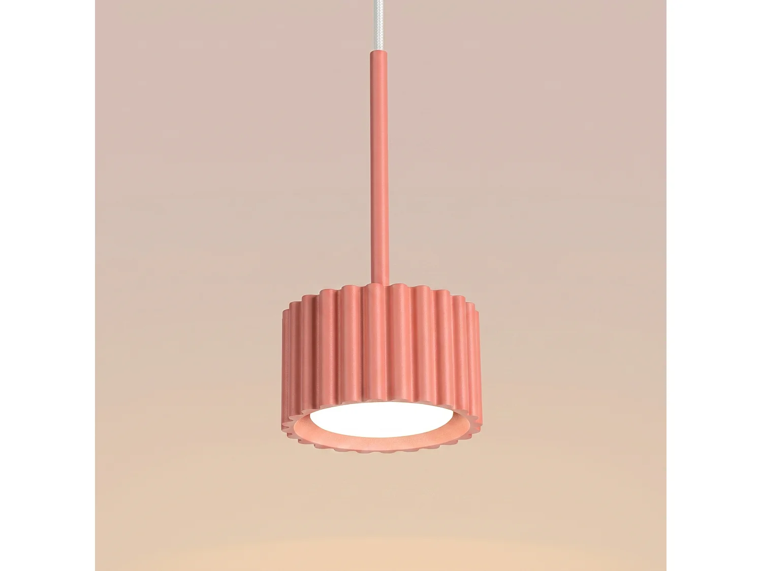 Lampe suspendue minimaliste en aluminium - 1 sources lumineuses - L.10 x H.125 cm - pêche