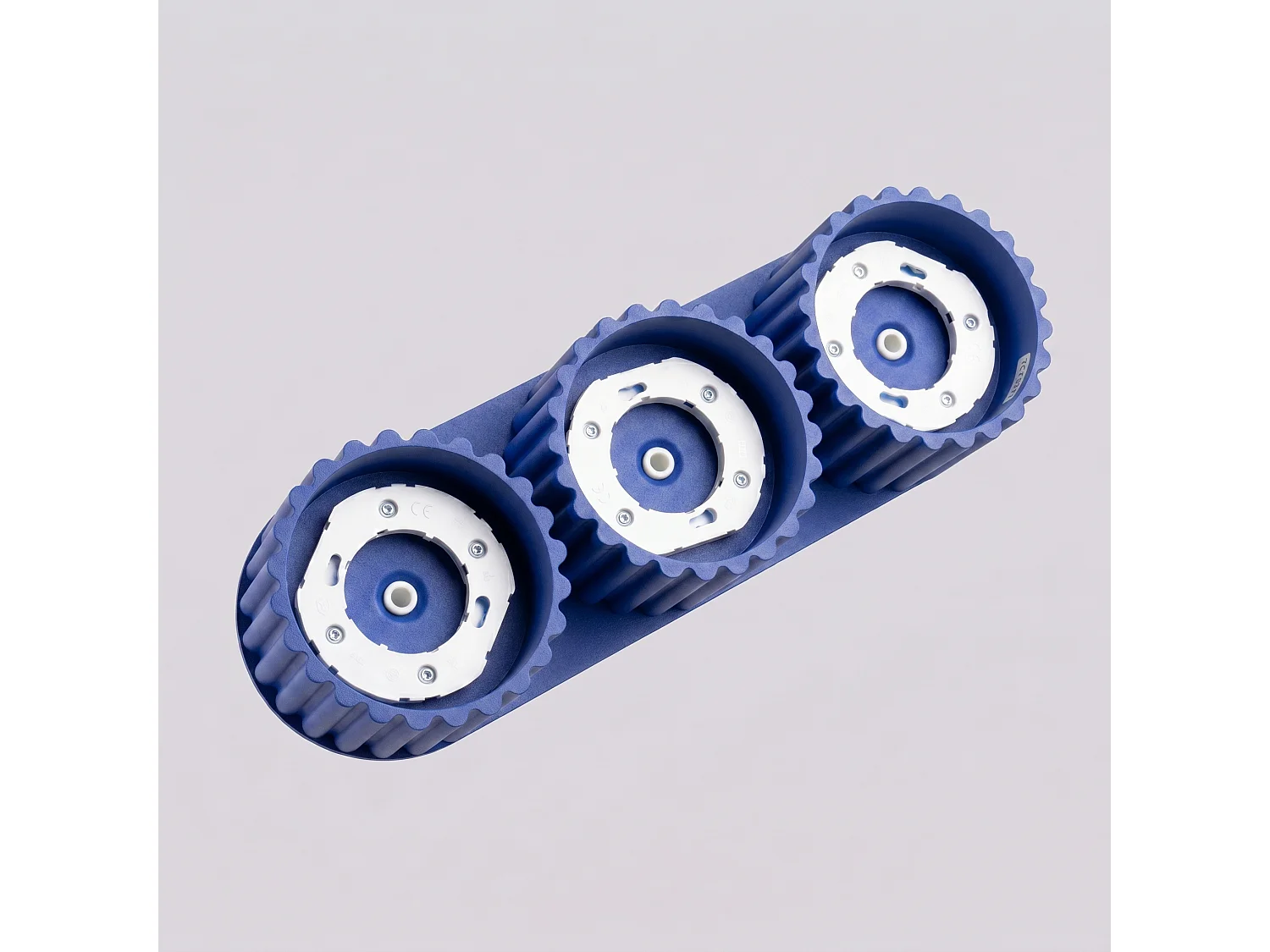 Plafonnier minimaliste en aluminium - 3 sources lumineuses - L.32,5 x H.8 cm - outremer