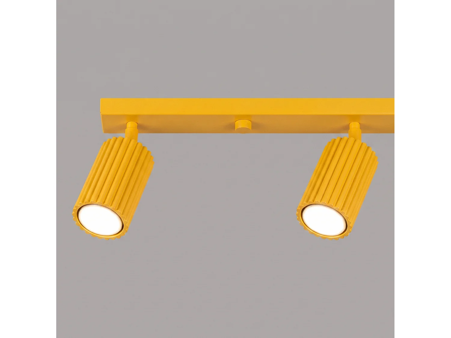 Plafonnier minimaliste en aluminium - 4 sources lumineuses - L.81 x H.16,5 cm - jaune