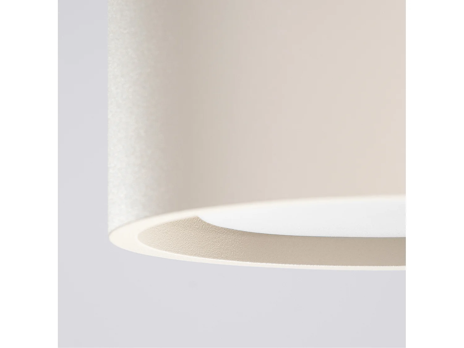 Plafonnier minimaliste en aluminium - 3 sources lumineuses - L.32,4 x H.8,2 cm - beige