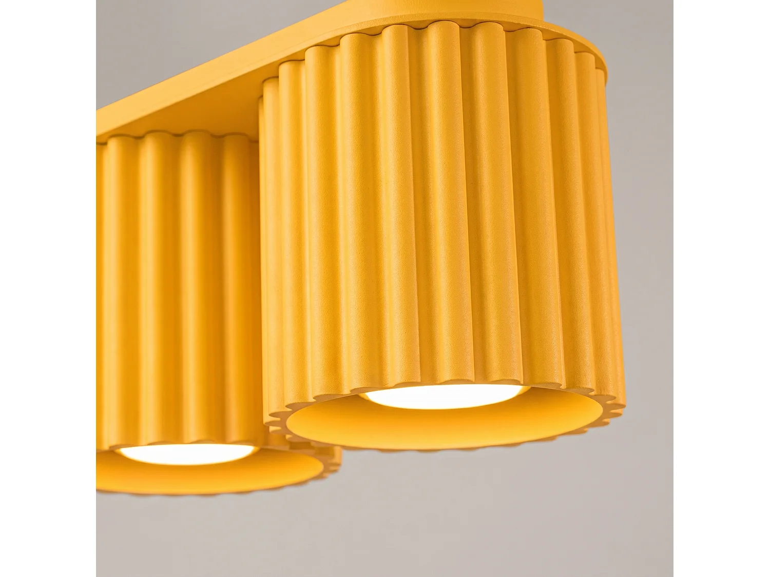 Plafonnier minimaliste en aluminium - 2 sources lumineuses - L.21 x H.12 cm - jaune
