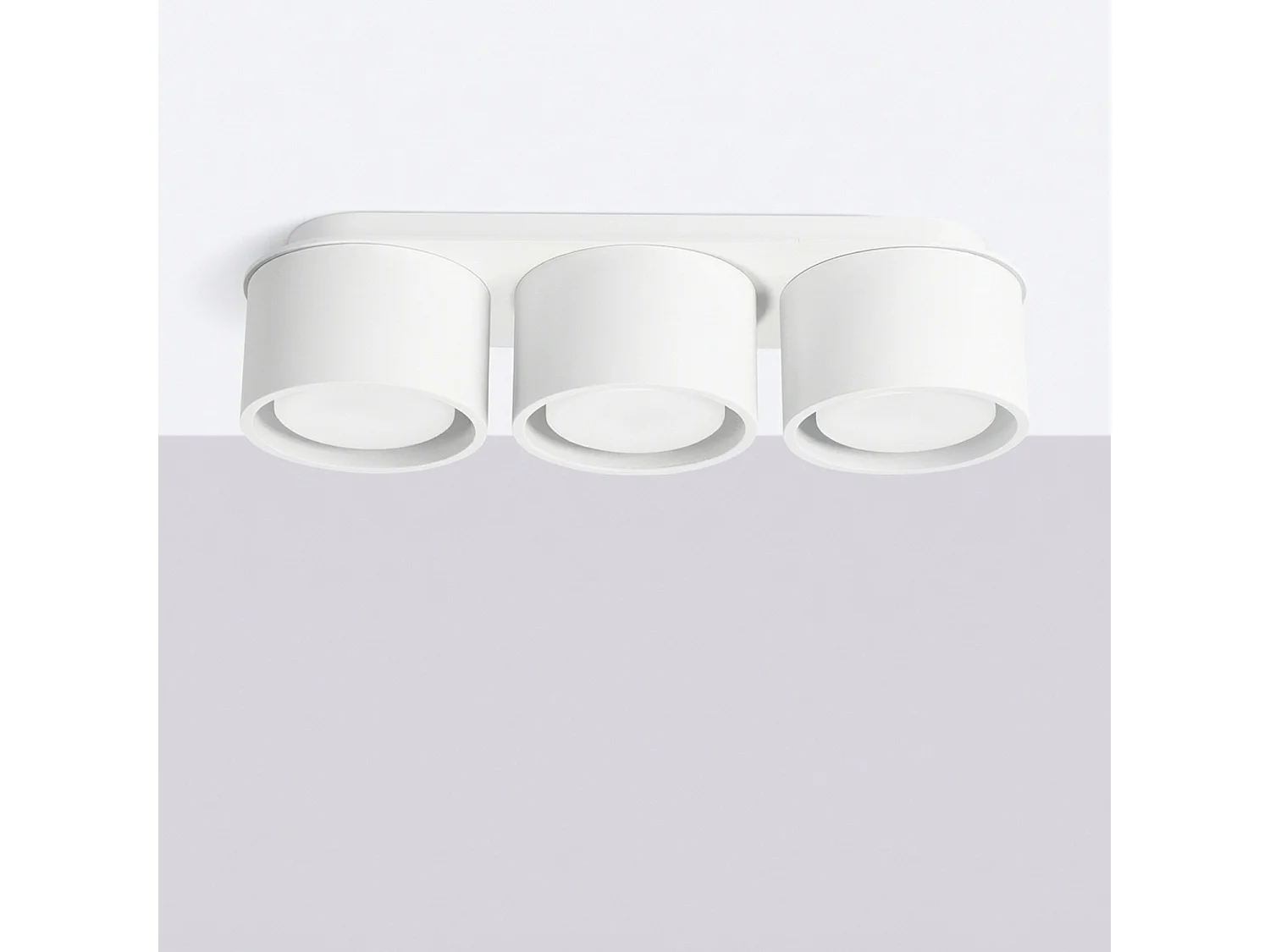 Plafonnier minimaliste en aluminium - 3 sources lumineuses - L.32,4 x H.8,2 cm - blanc