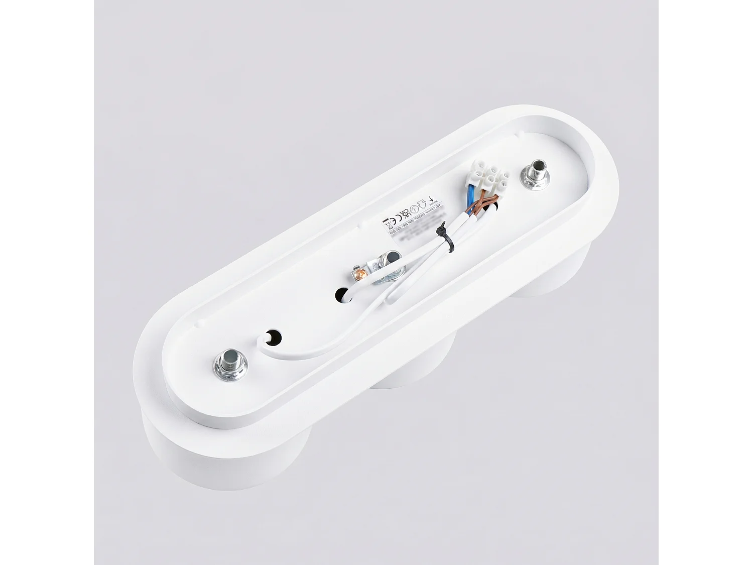 Plafonnier minimaliste en aluminium - 3 sources lumineuses - L.32,4 x H.8,2 cm - blanc