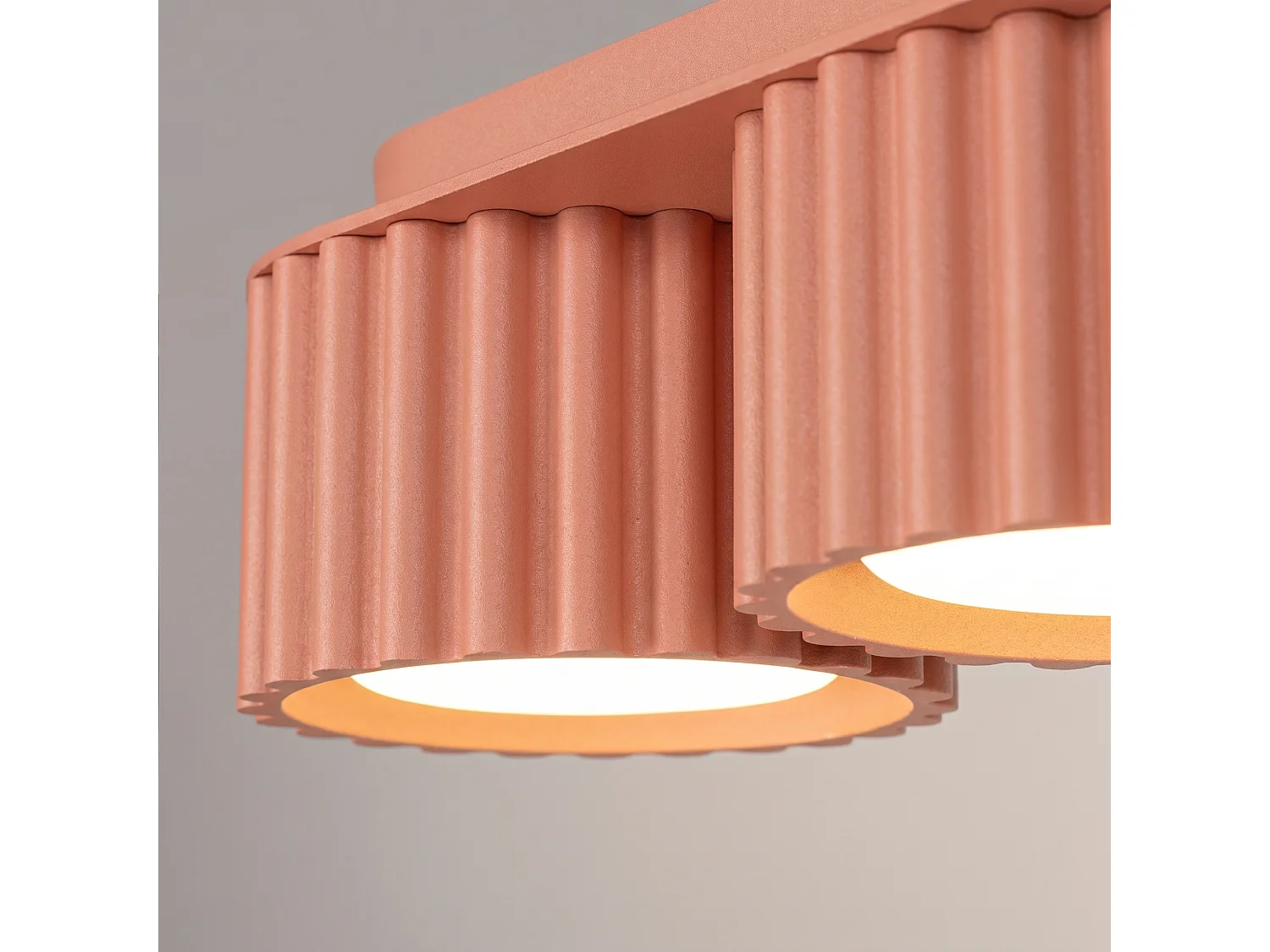 Plafonnier minimaliste en aluminium - 3 sources lumineuses - L.32,5 x H.8 cm - pêche