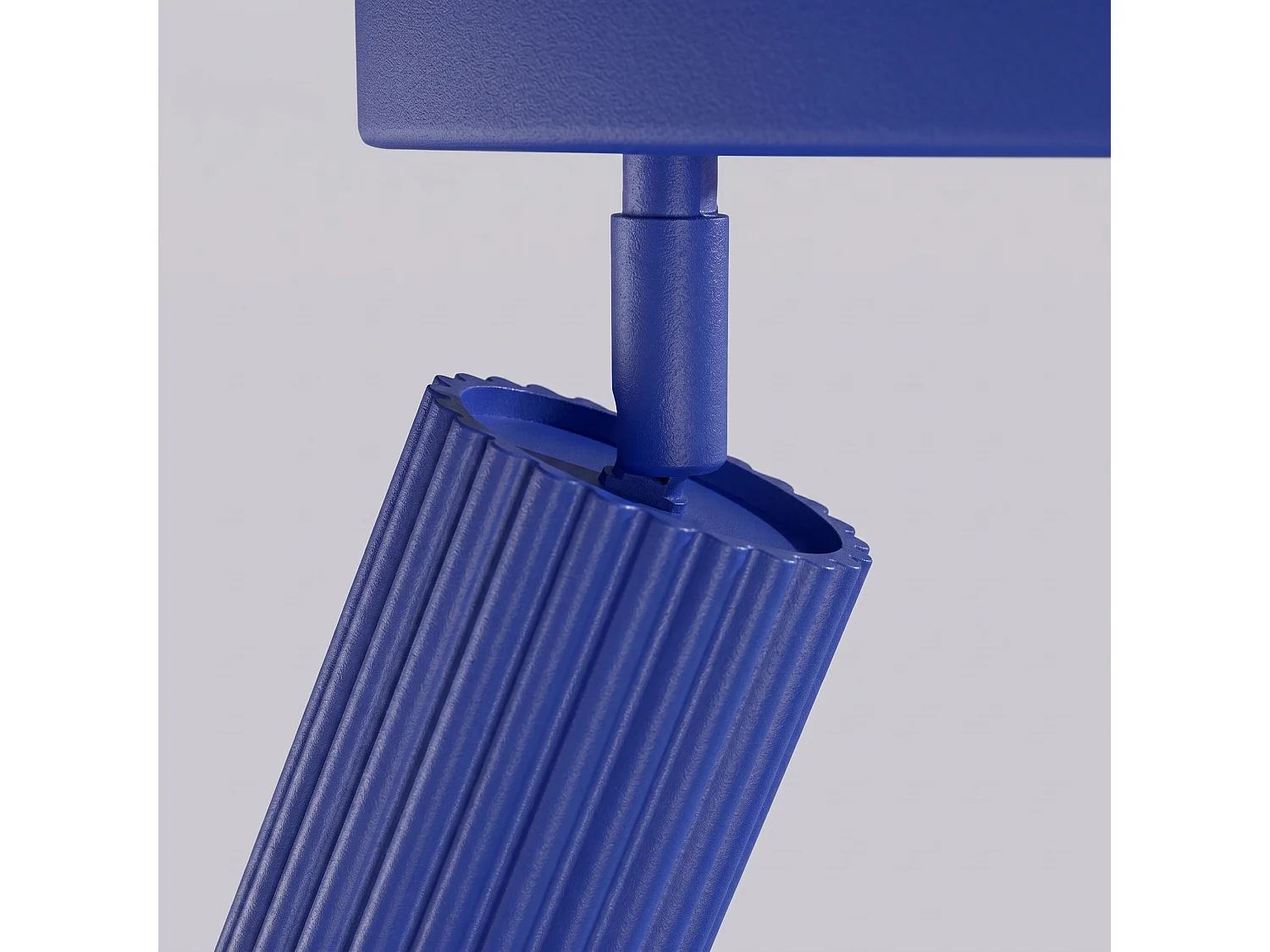 Plafonnier minimaliste en aluminium - 4 sources lumineuses - L.81 x H.16,5 cm - outremer