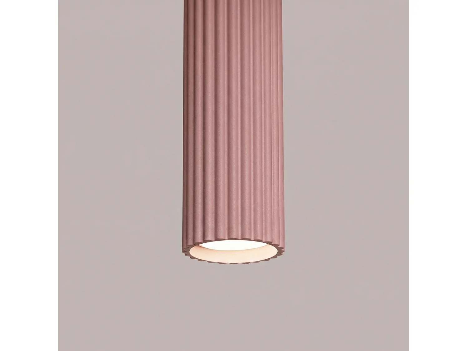 Lampe suspendue minimaliste en aluminium - 1 sources lumineuses - L.8 x H.118 cm - rose
