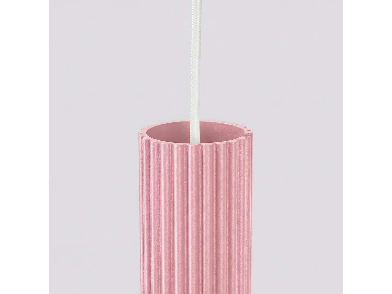 Lampe suspendue minimaliste en aluminium - 1 sources lumineuses - L.8 x H.118 cm - rose