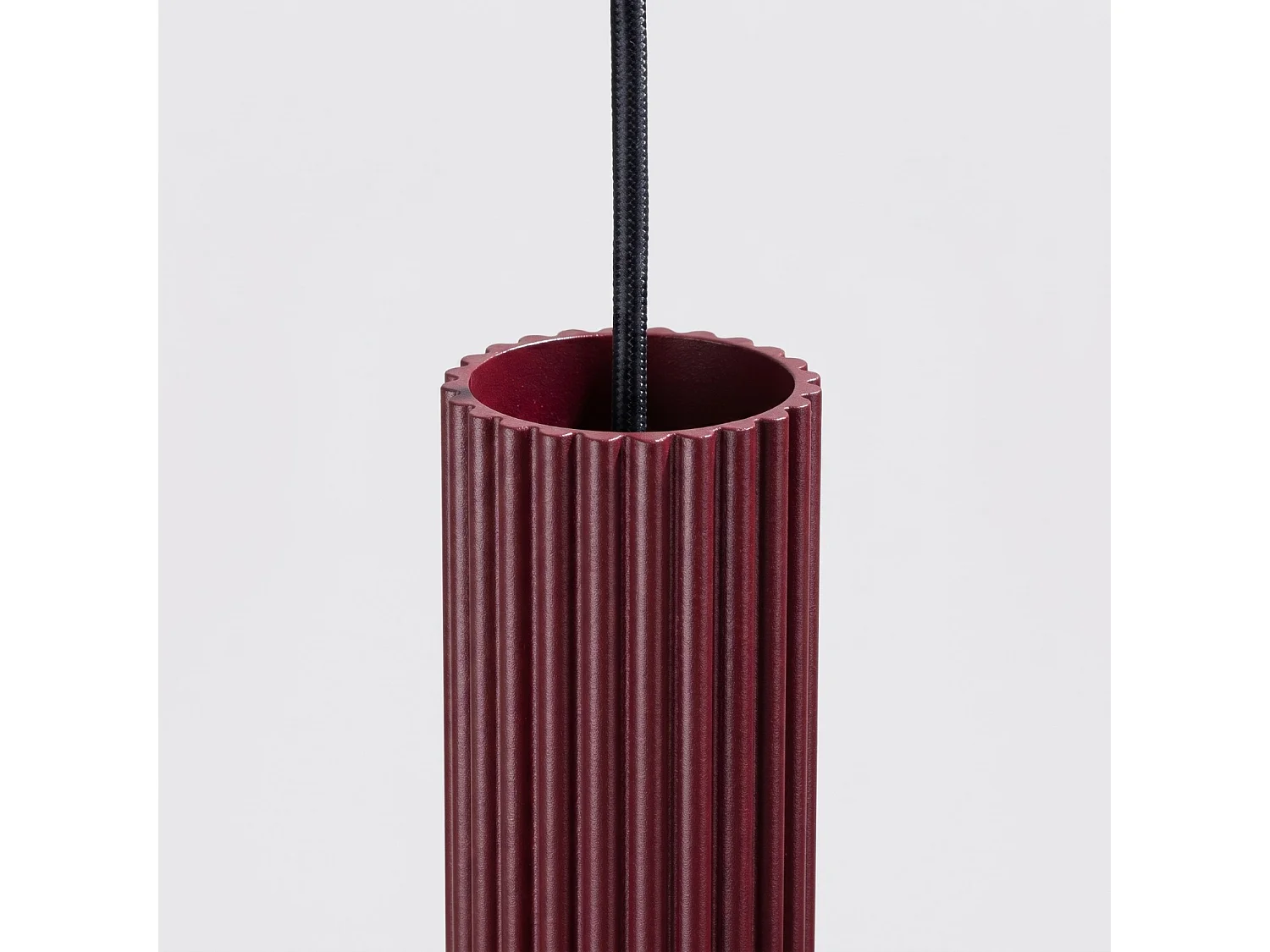 Lampe suspendue minimaliste en aluminium - 1 sources lumineuses - L.8 x H.118 cm - bordeaux
