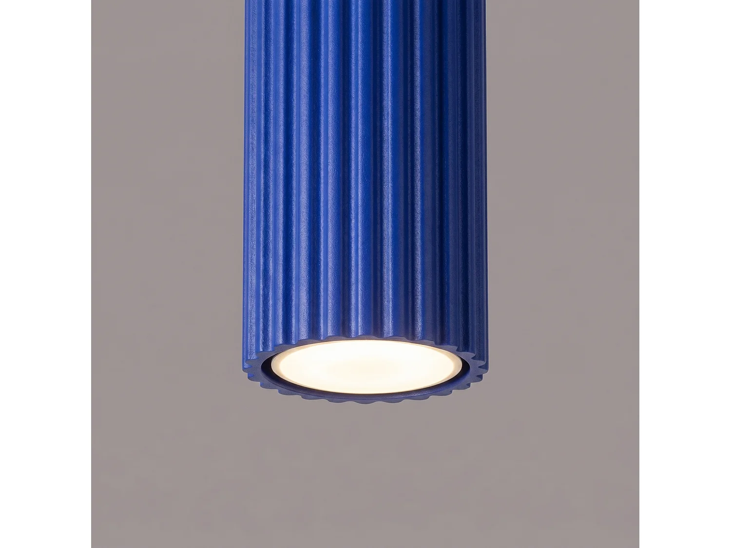 Plafonnier minimaliste en aluminium - 1 sources lumineuses - L.6,5 x H.10 cm - outremer