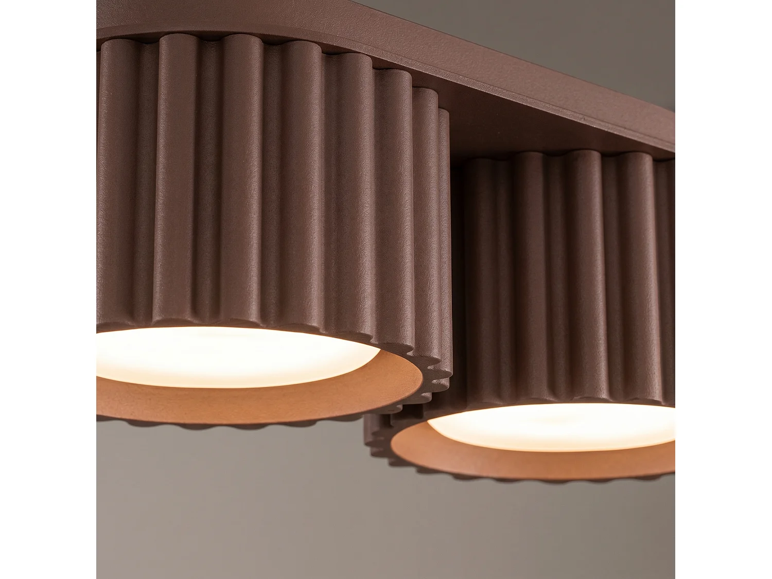 Plafonnier minimaliste en aluminium - 2 sources lumineuses - L.21 x H.8 cm - marron