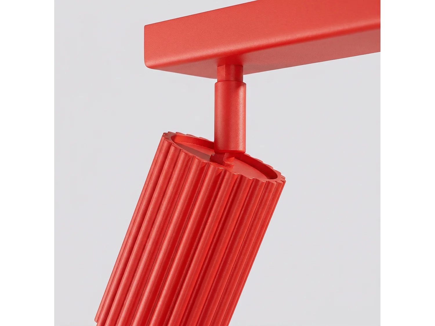 Plafonnier minimaliste en aluminium - 4 sources lumineuses - L.81 x H.16,5 cm - rouge