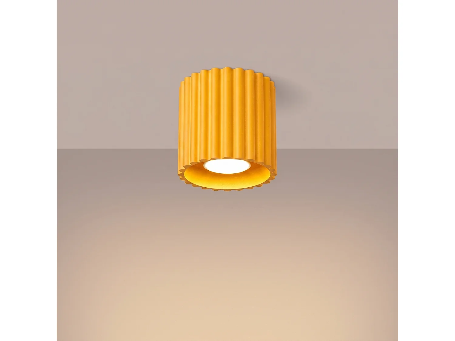 Plafonnier minimaliste en aluminium - 1 sources lumineuses - L.10 x H.10 cm - jaune