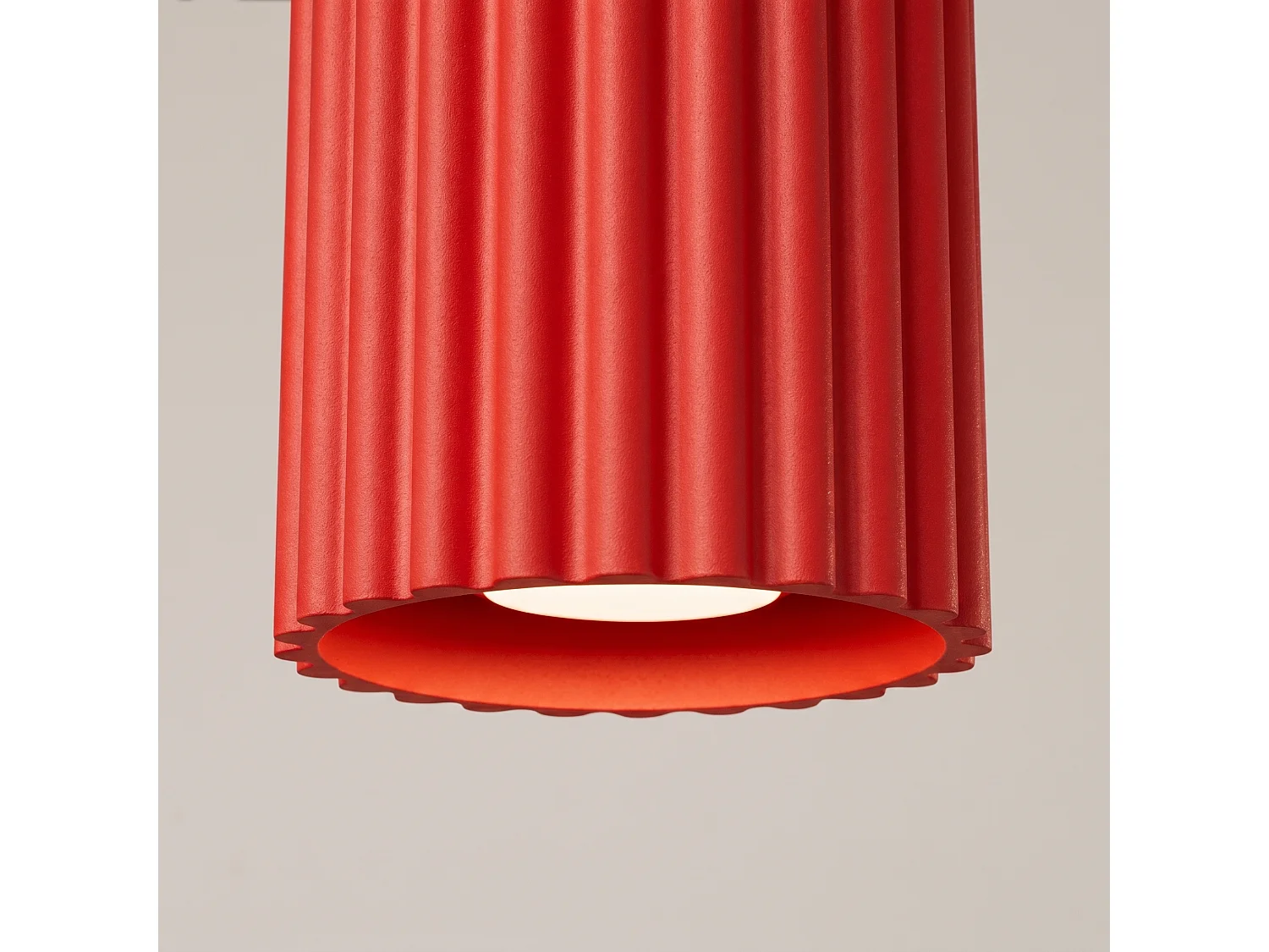 Plafonnier minimaliste en aluminium - 1 sources lumineuses - L.10 x H.10 cm - rouge