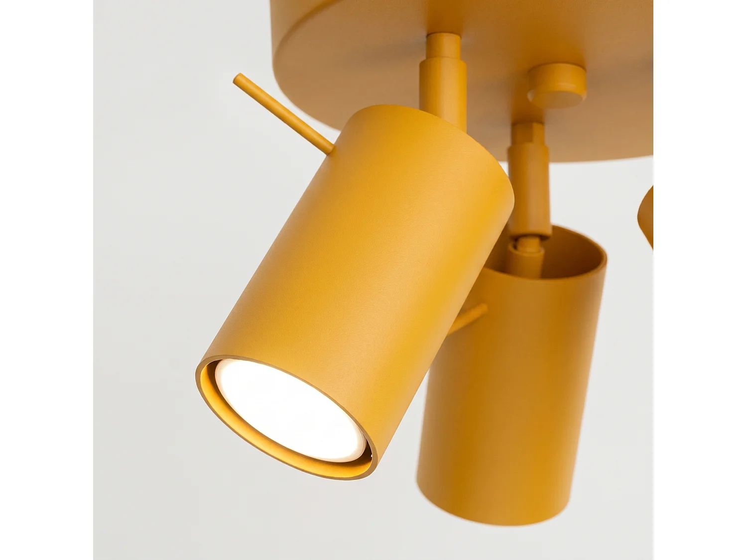 Plafonnier moderne en acier - 3 sources lumineuses - L.25,7 x H.14,5 cm - jaune