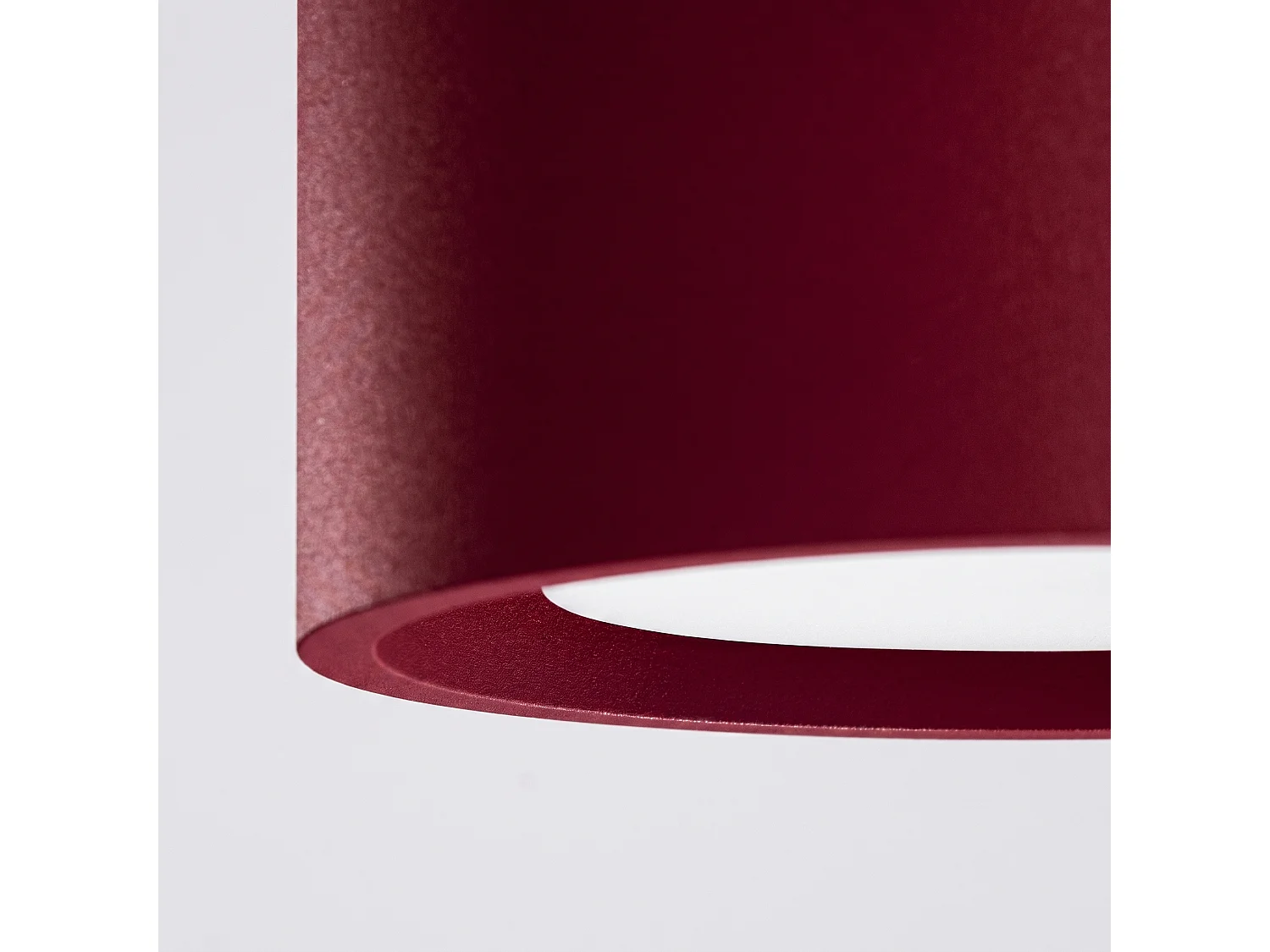 Plafonnier minimaliste en aluminium - 3 sources lumineuses - L.32,4 x H.8,2 cm - bordeaux