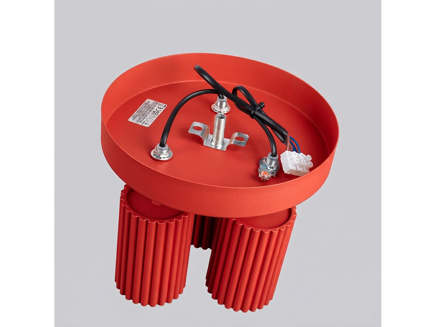 Plafonnier minimaliste en aluminium - 3 sources lumineuses - L.19,5 x H.18 cm - rouge