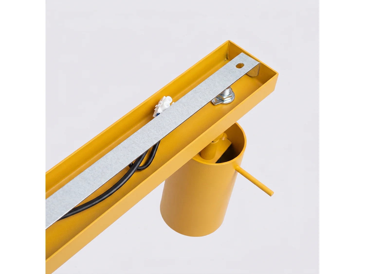Plafonnier moderne en acier - 4 sources lumineuses - L.80 x H.16 cm - jaune