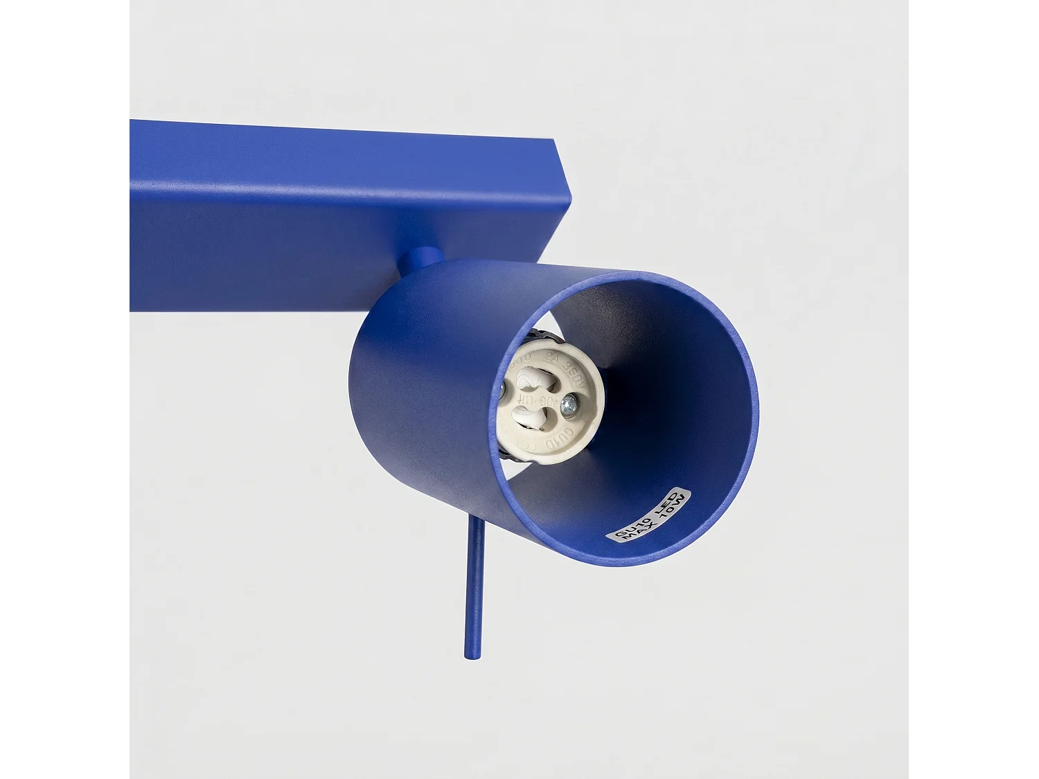 Plafonnier moderne en acier - 2 sources lumineuses - L.30 x H.16 cm - outremer