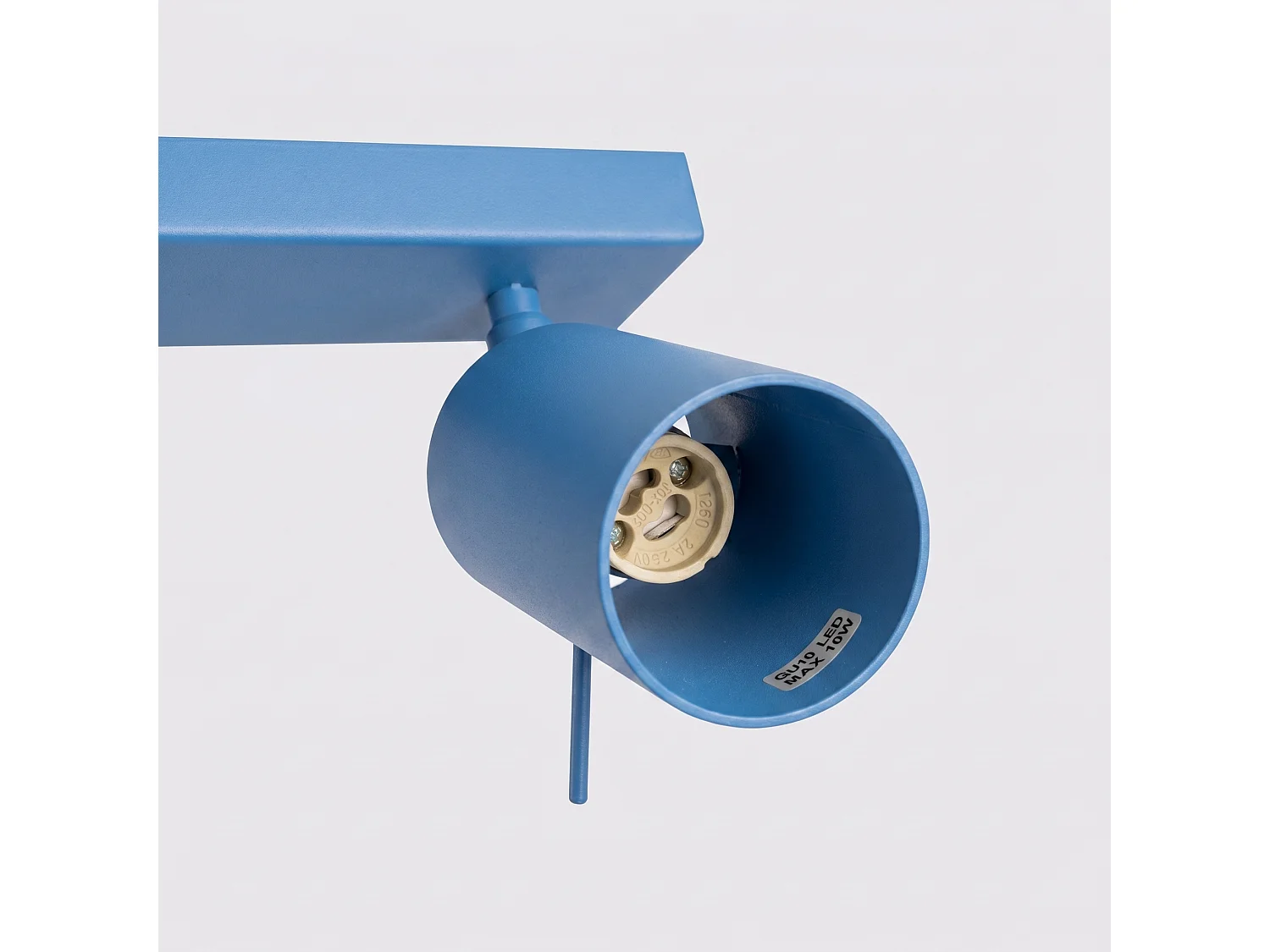 Plafonnier moderne en acier - 6 sources lumineuses - L.118 x H.16 cm - bleu clair