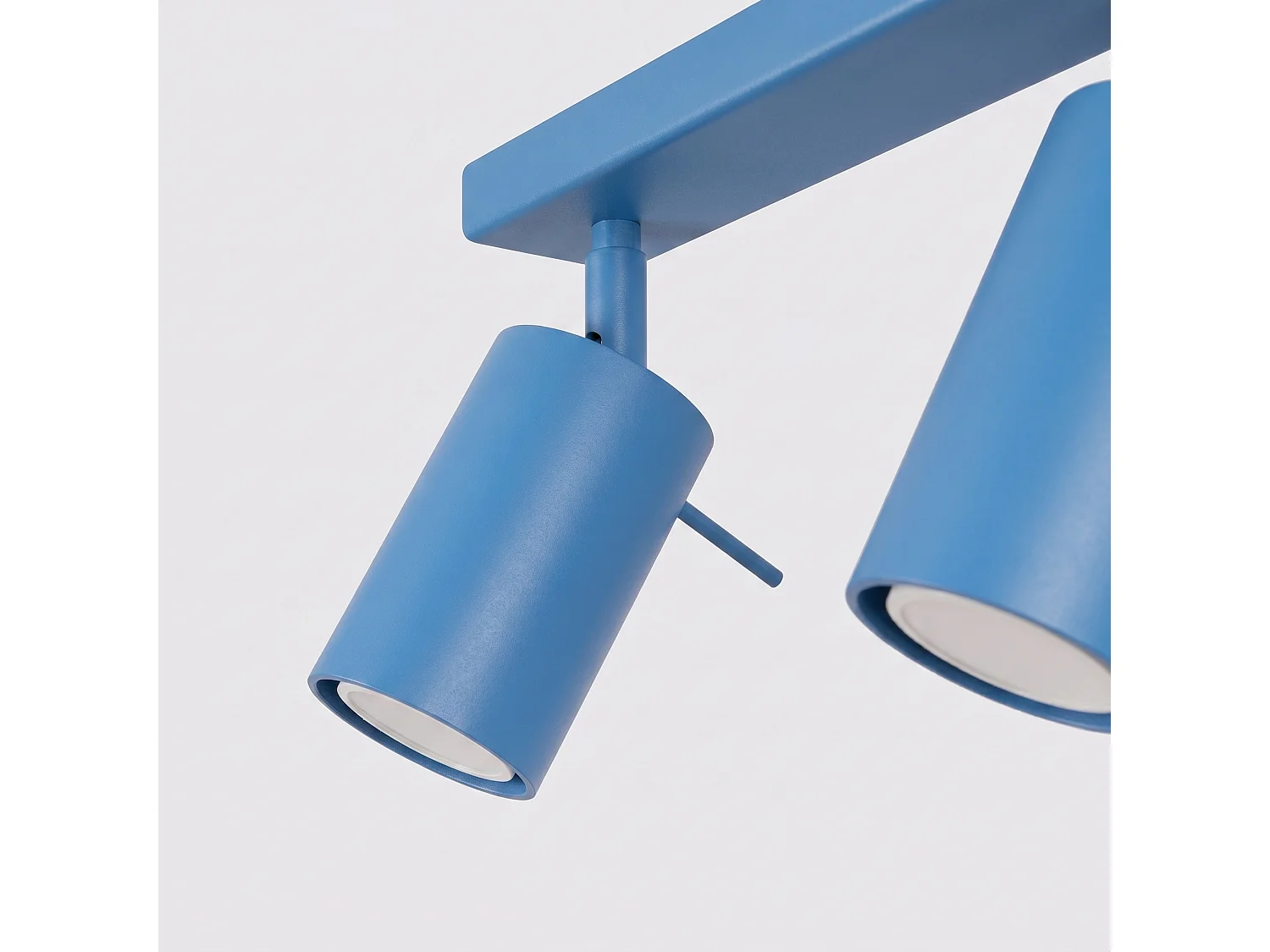 Plafonnier moderne en acier - 6 sources lumineuses - L.118 x H.16 cm - bleu clair