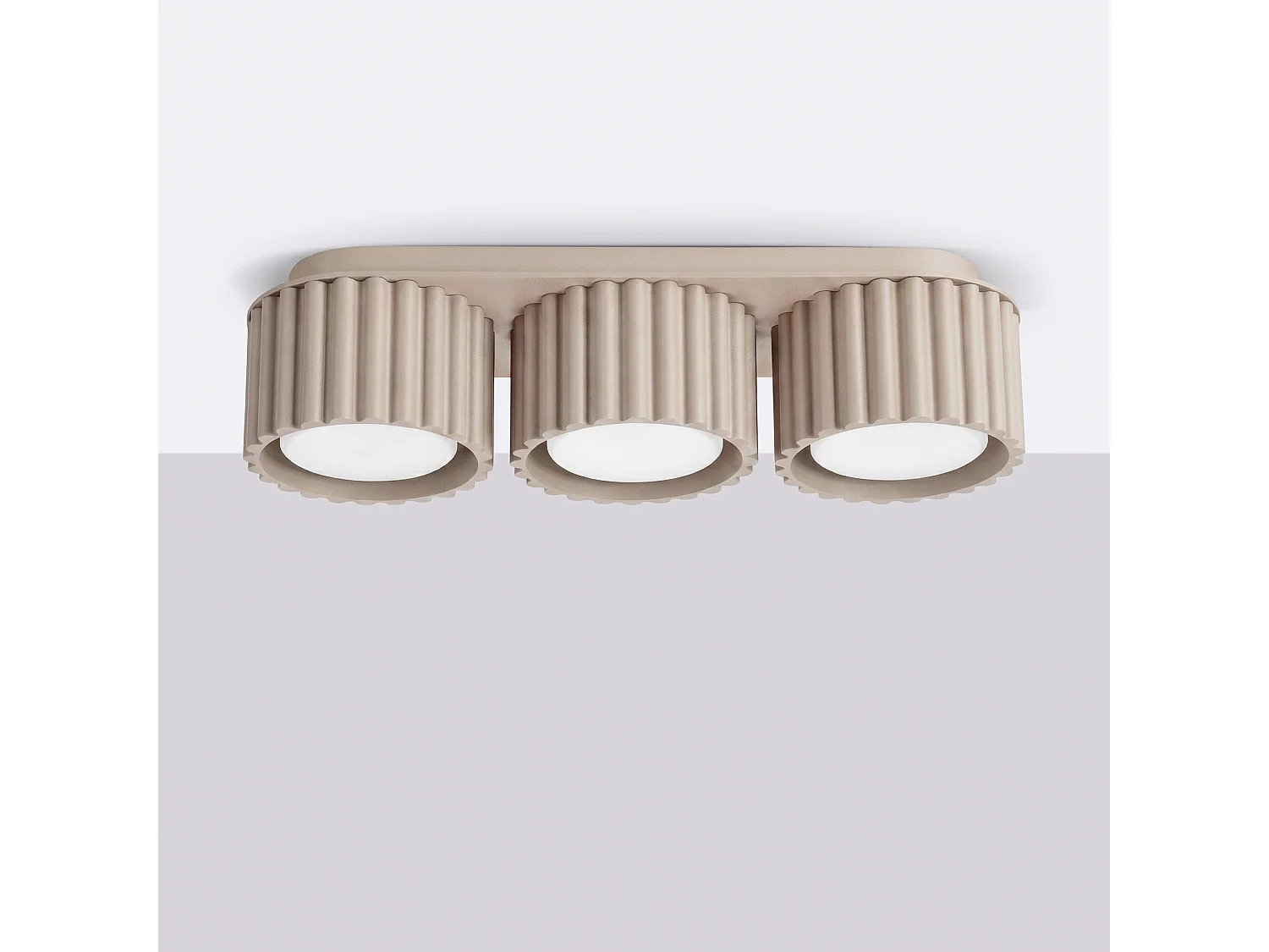 Plafonnier minimaliste en aluminium - 3 sources lumineuses - L.32,5 x H.8 cm - taupe
