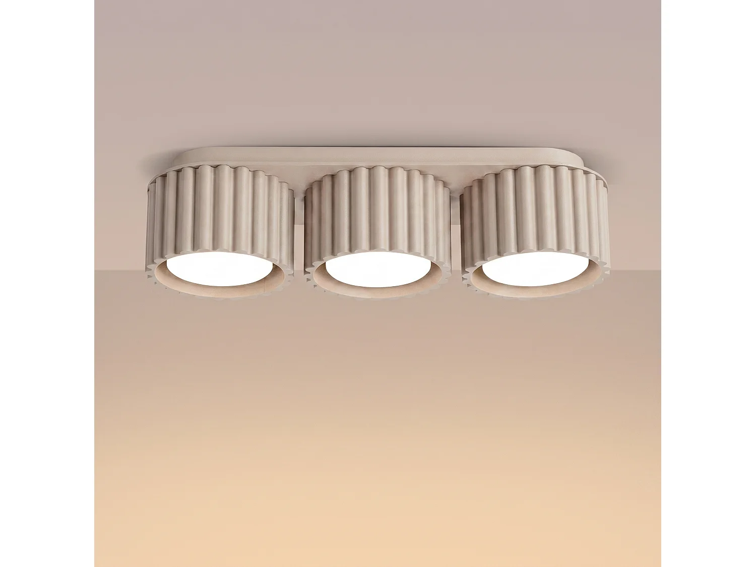 Plafonnier minimaliste en aluminium - 3 sources lumineuses - L.32,5 x H.8 cm - taupe