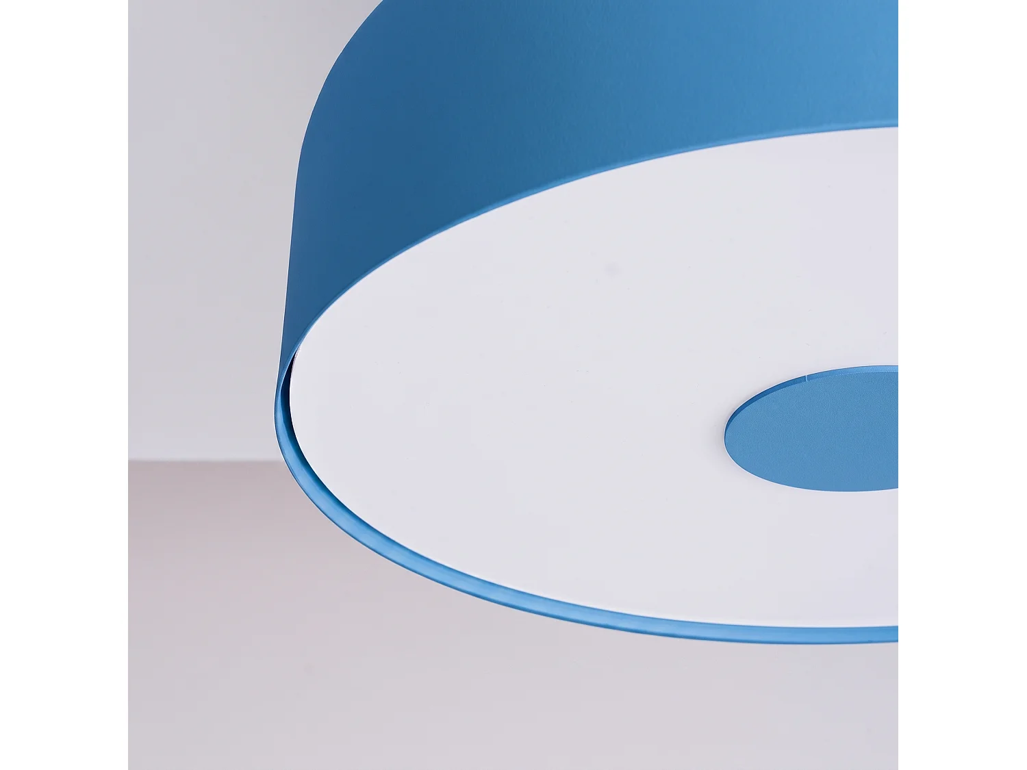 Plafonnier moderne en acier/PVC - 4 sources lumineuses - L.30 x H.15 cm - bleu clair
