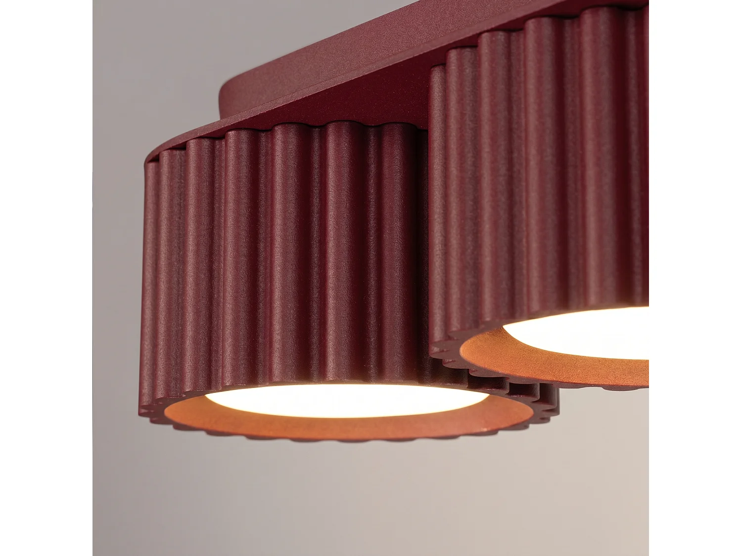 Plafonnier minimaliste en aluminium - 3 sources lumineuses - L.32,5 x H.8 cm - bordeaux