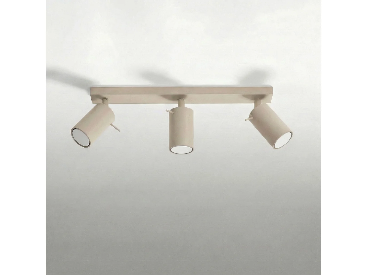 Plafonnier moderne en acier - 3 sources lumineuses - L.45 x H.16 cm - taupe