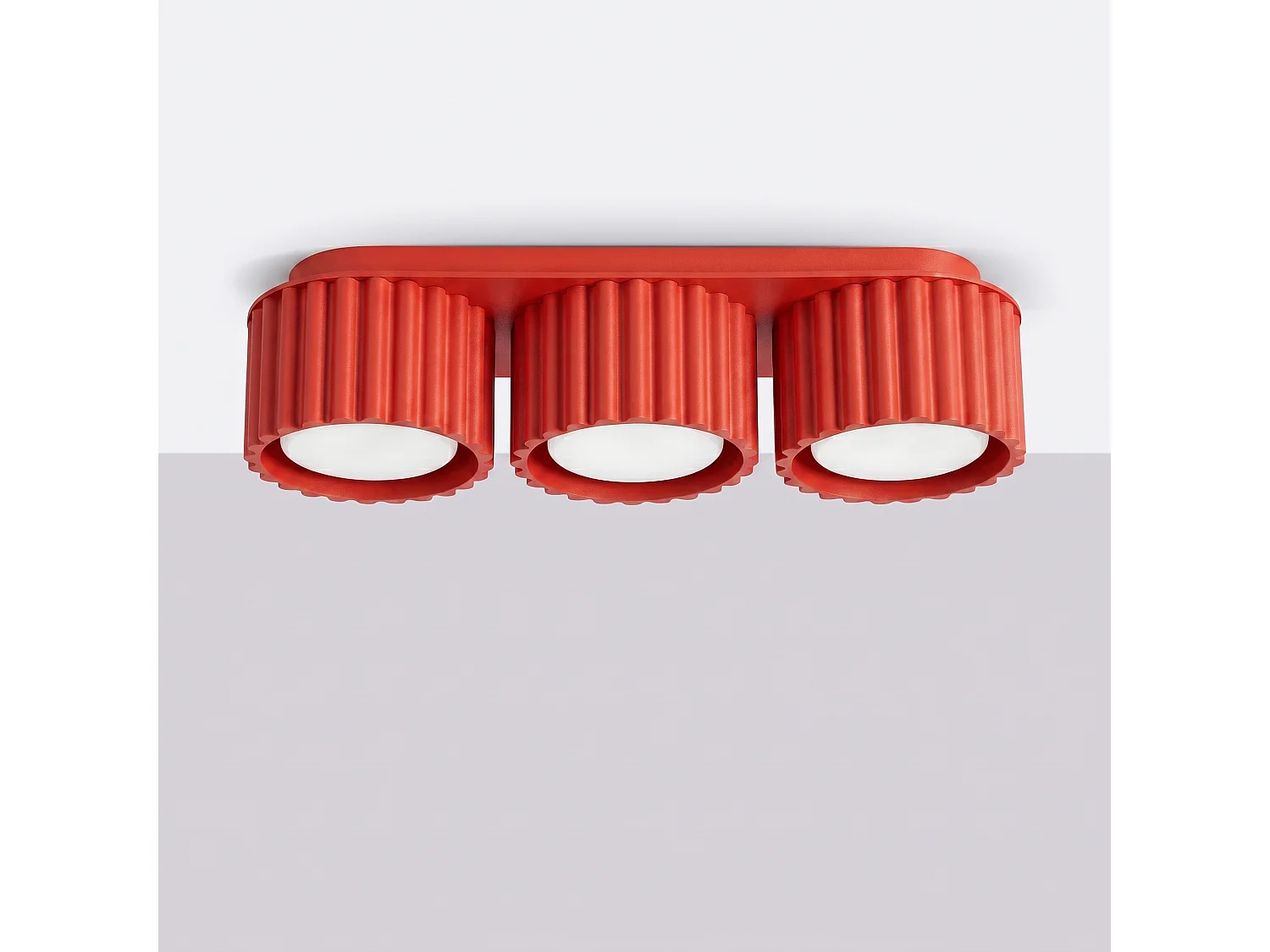 Plafonnier minimaliste en aluminium - 3 sources lumineuses - L.32,5 x H.8 cm - rouge