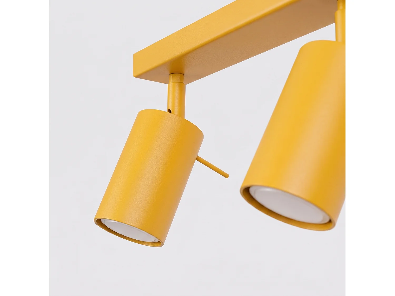 Plafonnier moderne en acier - 2 sources lumineuses - L.30 x H.16 cm - jaune