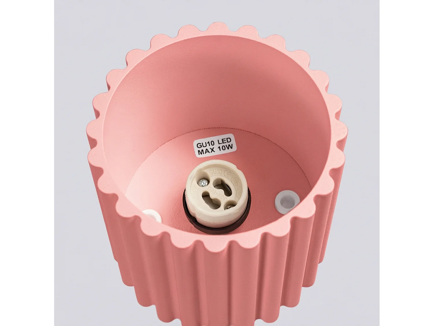 Plafonnier minimaliste en aluminium - 1 sources lumineuses - L.10 x H.10 cm - rose