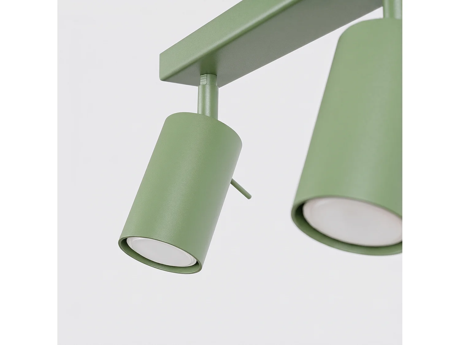 Plafonnier moderne en acier - 3 sources lumineuses - L.45 x H.16 cm - sauge