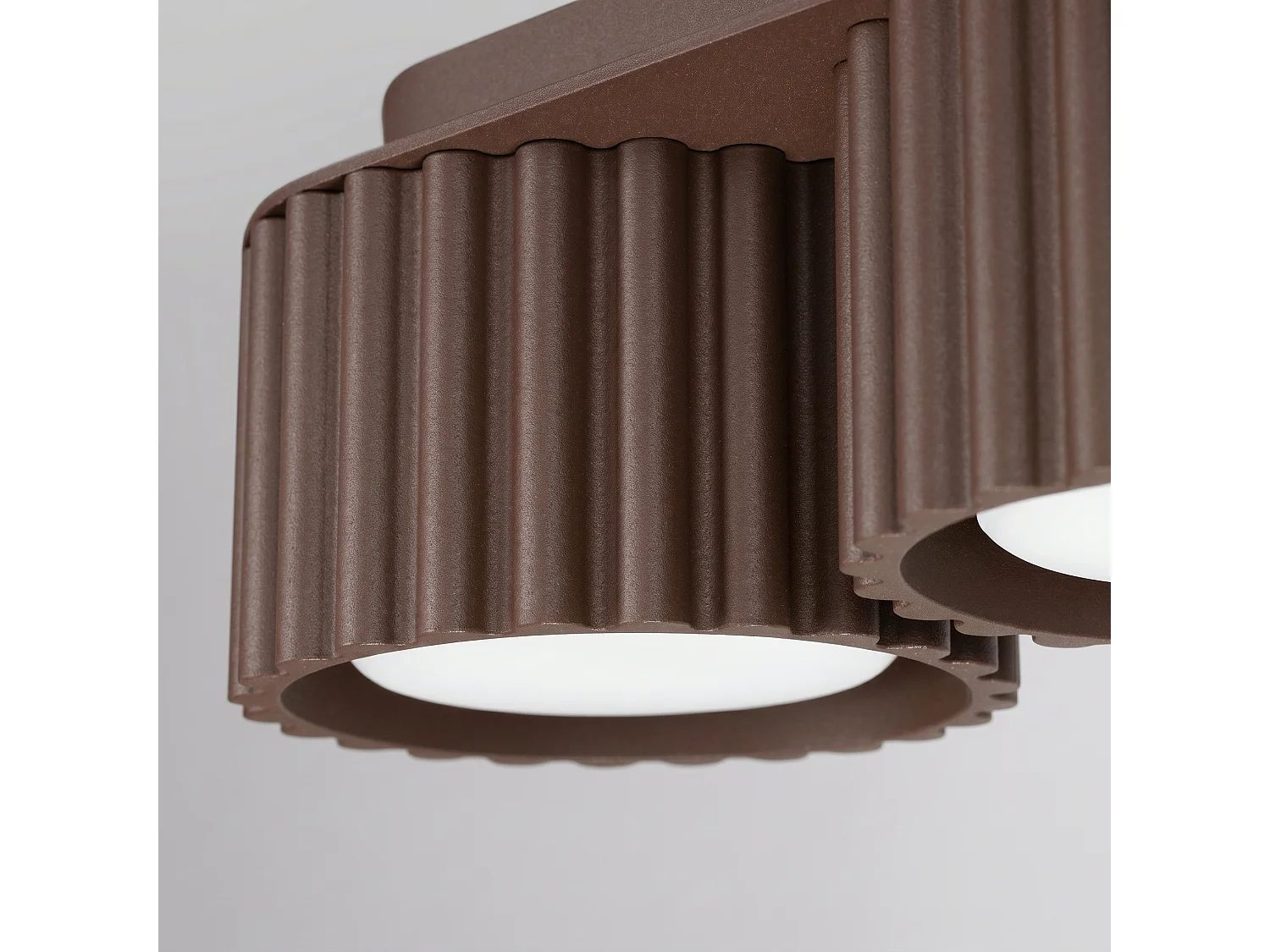 Plafonnier minimaliste en aluminium - 3 sources lumineuses - L.32,5 x H.8 cm - marron