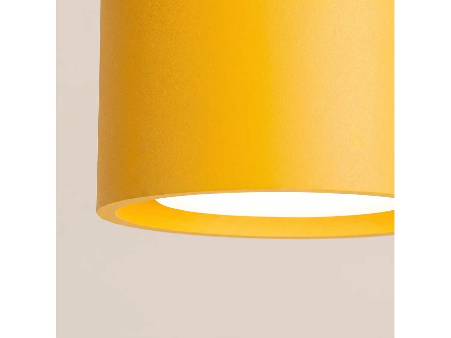 Plafonnier minimaliste en aluminium - 2 sources lumineuses - L.21 x H.8 cm - jaune