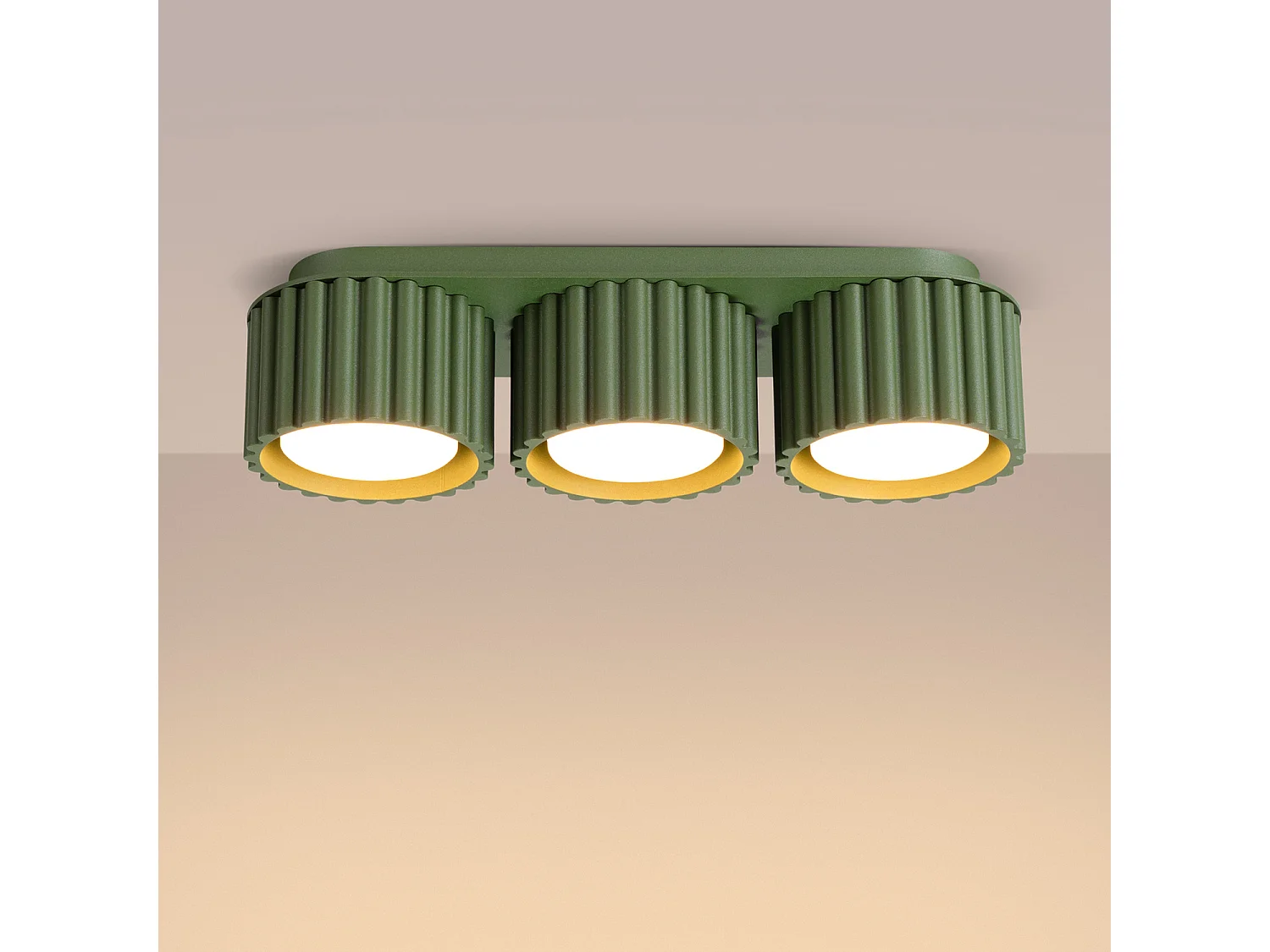 Plafonnier minimaliste en aluminium - 3 sources lumineuses - L.32,5 x H.8 cm - vert olive