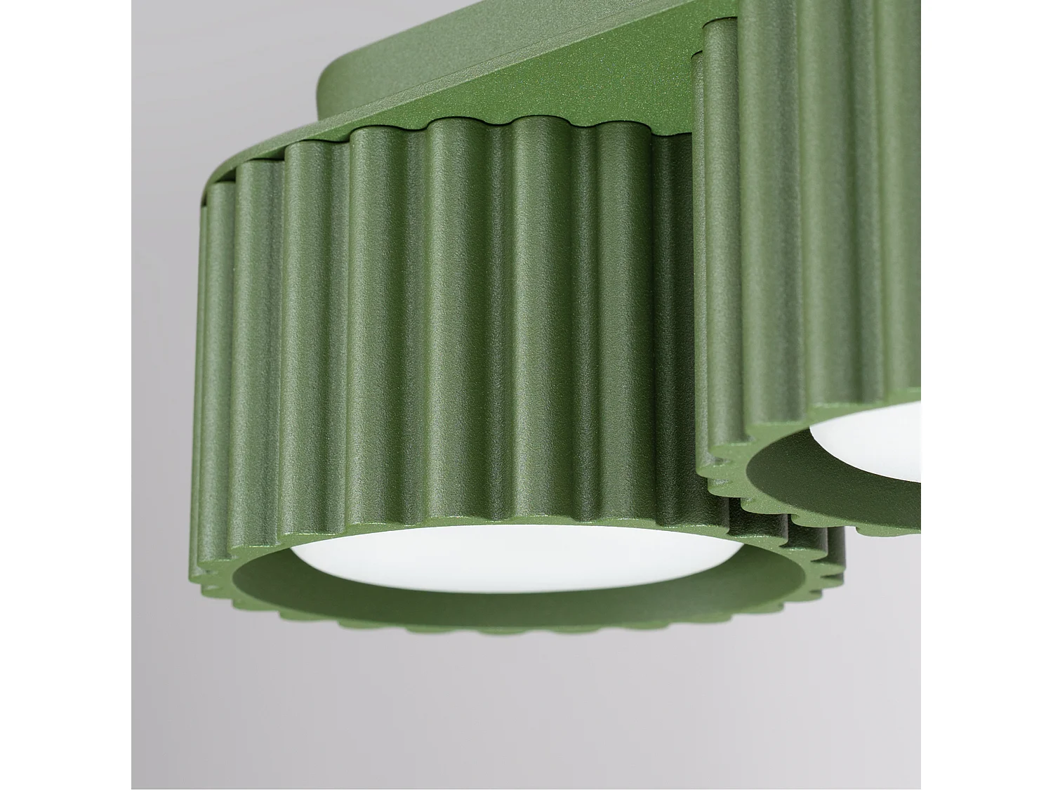 Plafonnier minimaliste en aluminium - 3 sources lumineuses - L.32,5 x H.8 cm - vert olive