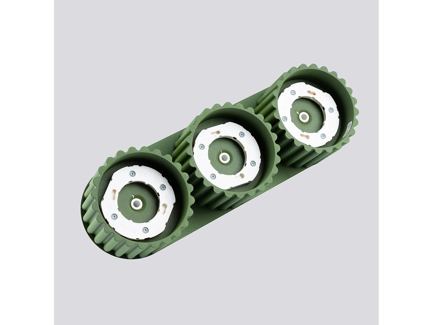 Plafonnier minimaliste en aluminium - 3 sources lumineuses - L.32,5 x H.8 cm - vert olive