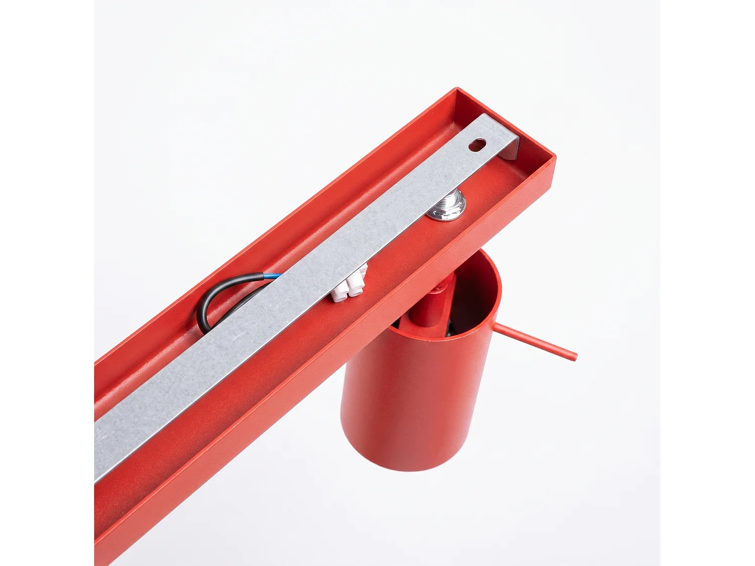Plafonnier moderne en acier - 6 sources lumineuses - L.118 x H.16 cm - rouge