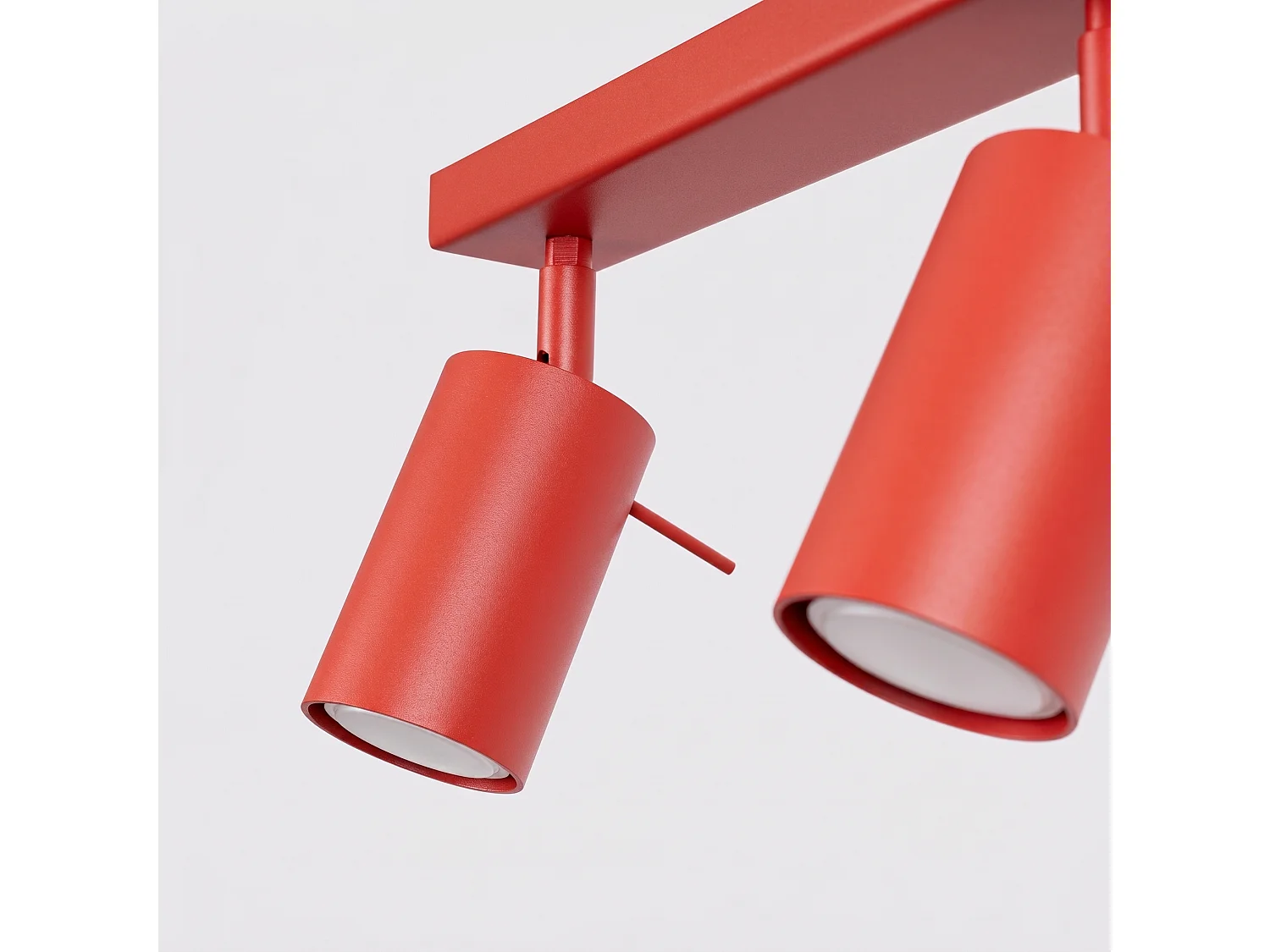 Plafonnier moderne en acier - 6 sources lumineuses - L.118 x H.16 cm - rouge