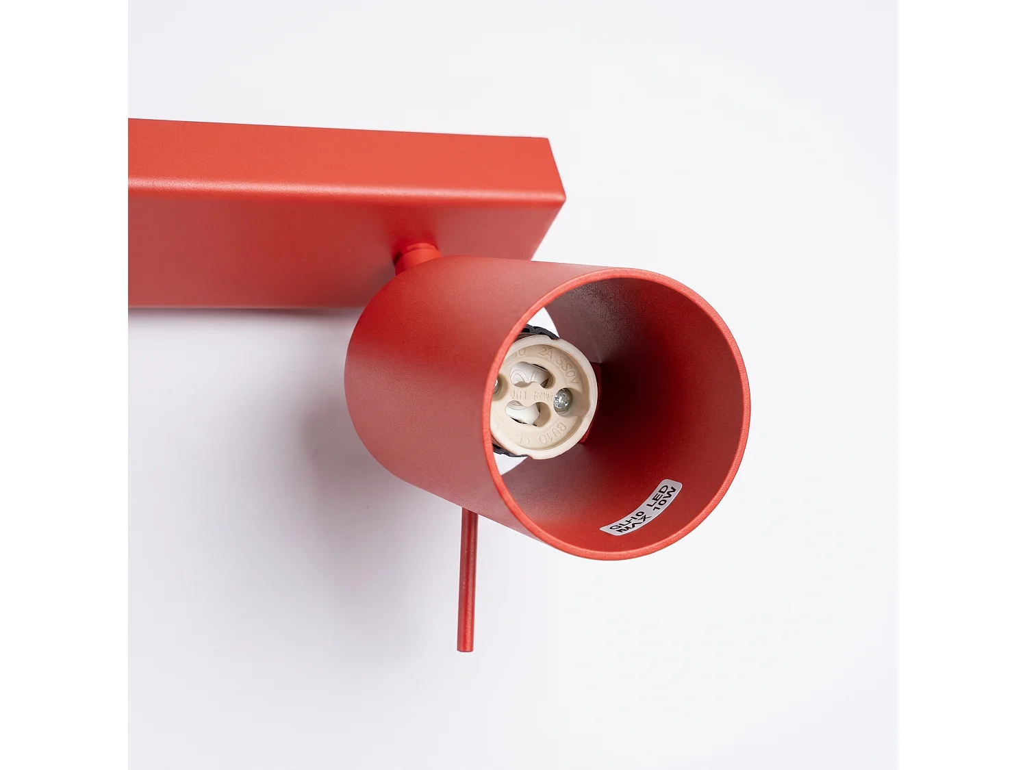 Plafonnier moderne en acier - 4 sources lumineuses - L.80 x H.16 cm - rouge