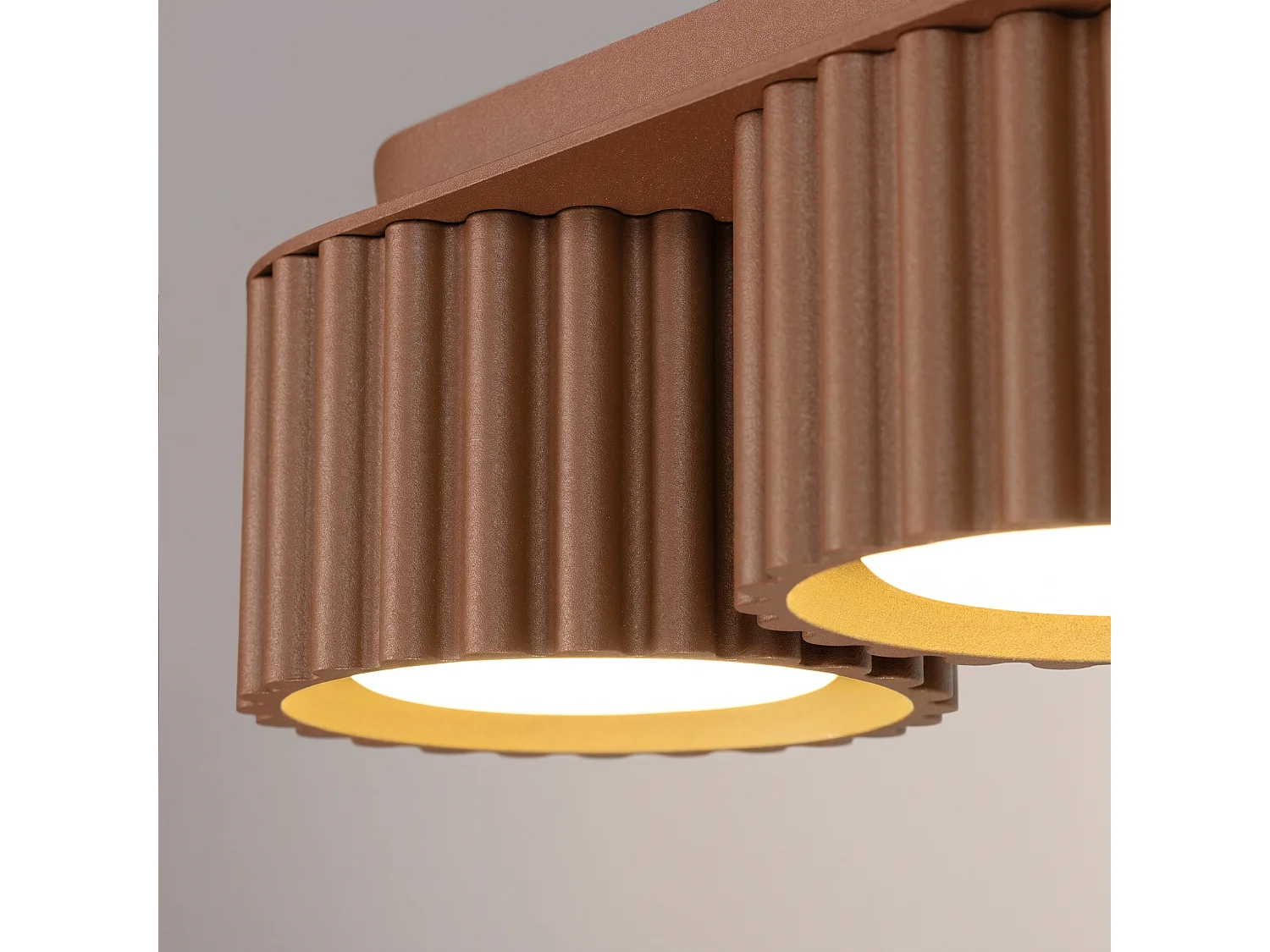 Plafonnier minimaliste en aluminium - 3 sources lumineuses - L.32,5 x H.8 cm - mocca