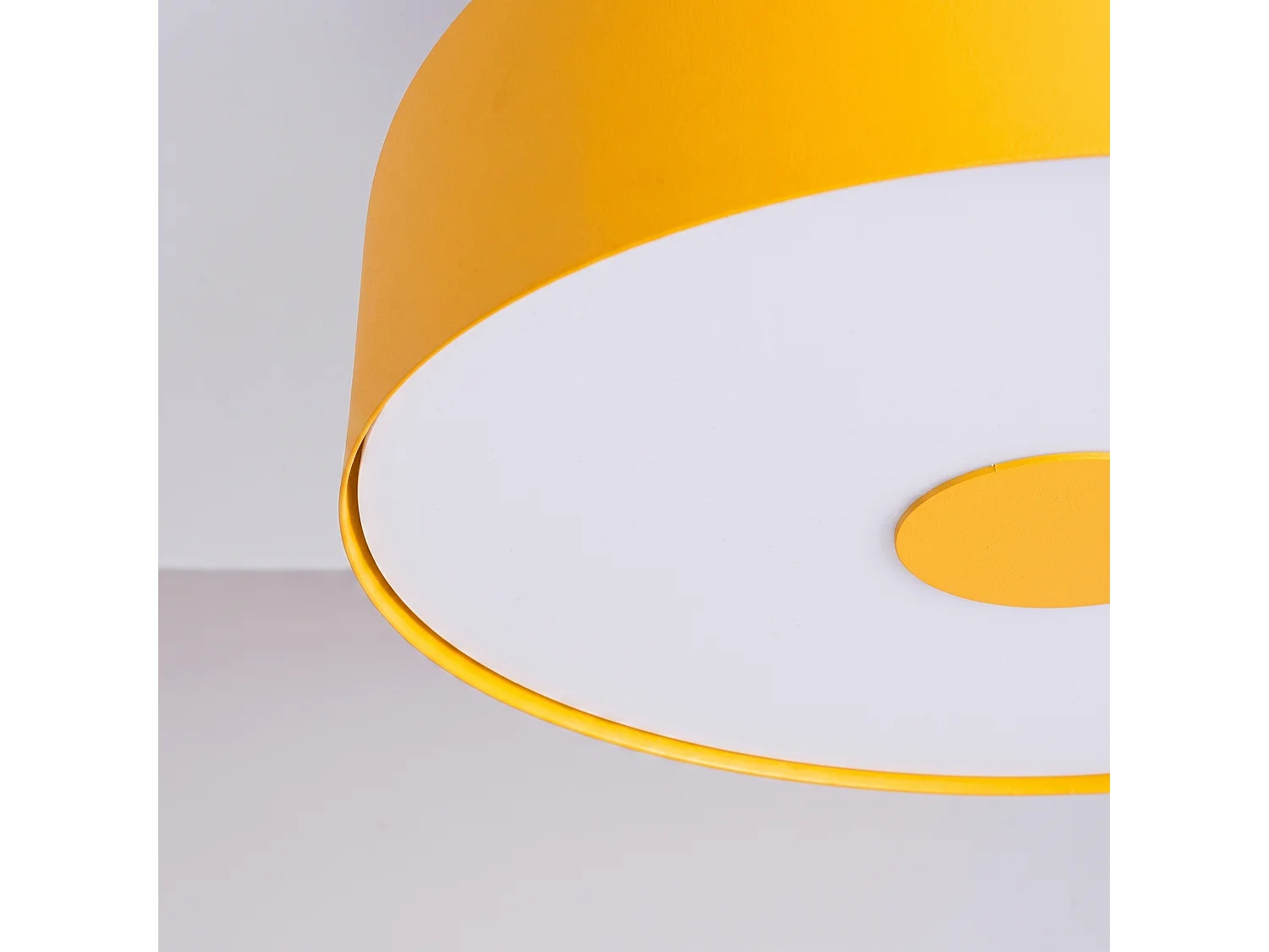 Plafonnier moderne en acier/PVC - 4 sources lumineuses - L.30 x H.15 cm - jaune