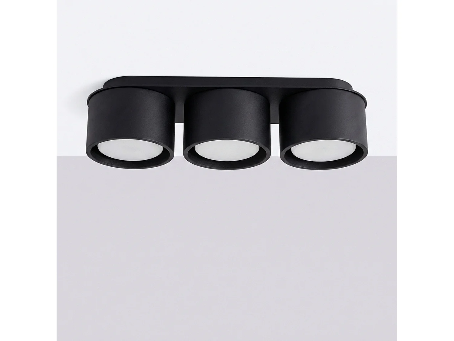 Plafonnier minimaliste en aluminium - 3 sources lumineuses - L.32,4 x H.8,2 cm - noir